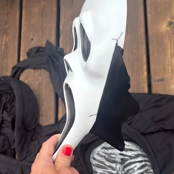 Halloween Costume Set with Masks and Robe - Picture 11 of 13